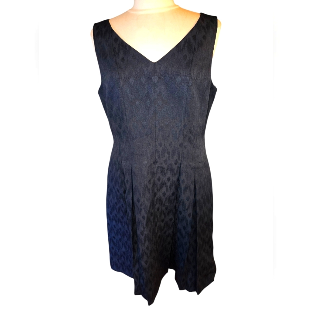 Tahari Arthur S Levine NWT Elegant Black Sleeveless Dress Pleated Skirt